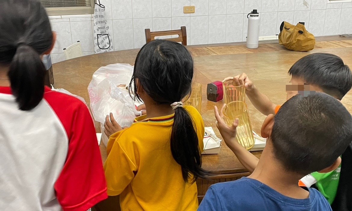 大熱天想喝飲料(標題圖檔)