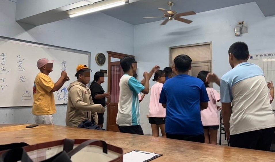 暑假的課輔班(標題圖檔)